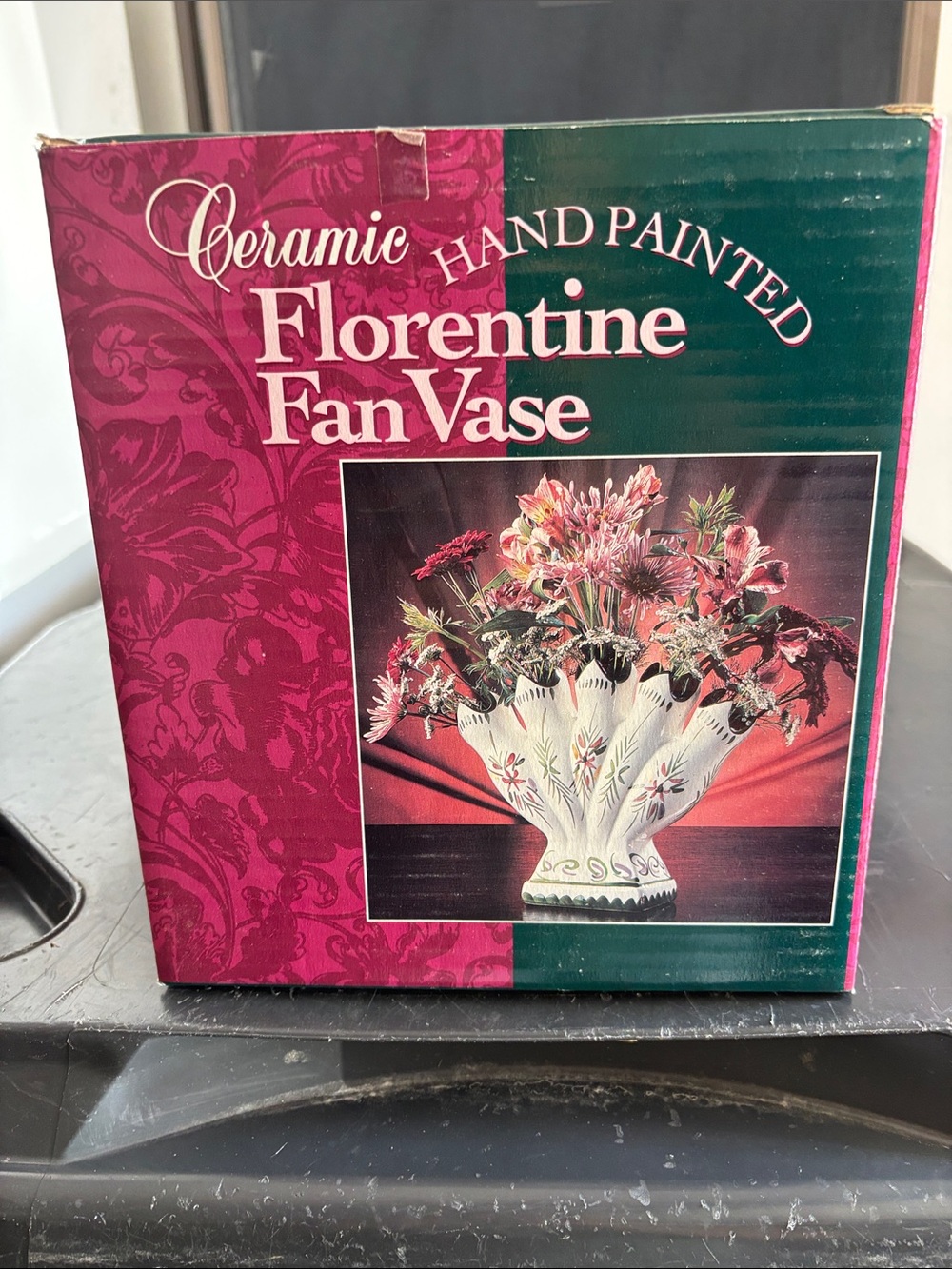 Florentine Fan Vase - Ceramic Hand Painted (White)